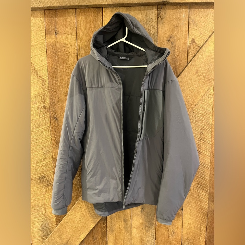 Arc’ Teryx Proton LT Hoody Size L, used lightly.